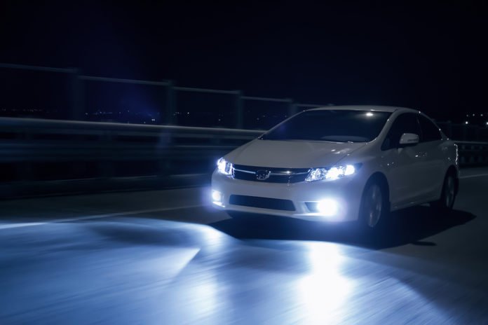 Lampade led per auto: caratteristiche e differenze rispetto alle lampadine